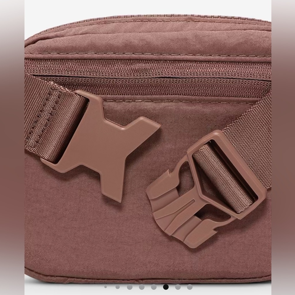 Nike Aura Crossbody Bag (2L) - Picture 4 of 11